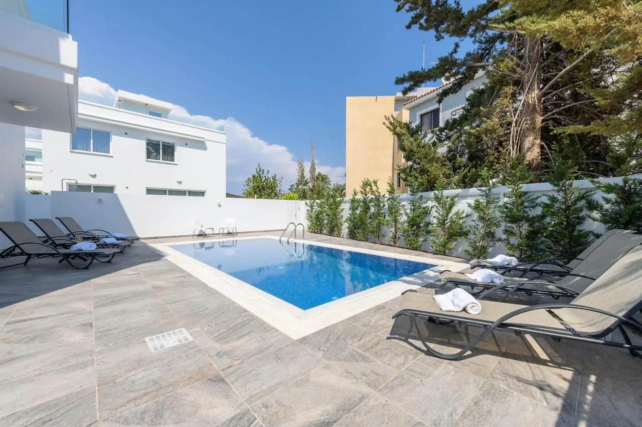 פרוטאראס Green Bay Villa #13