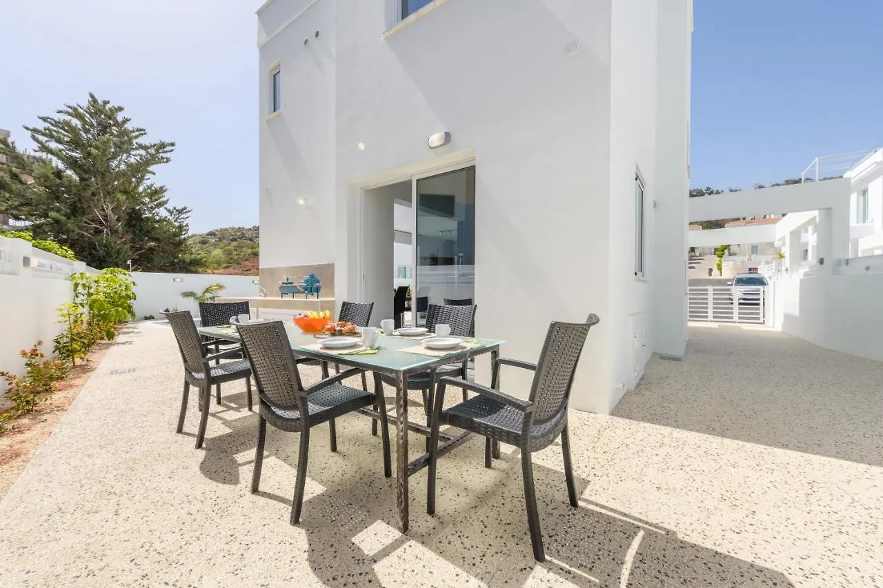 פרוטאראס Green Bay Villa #13