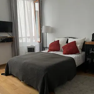 Maisonzen , Paris France
