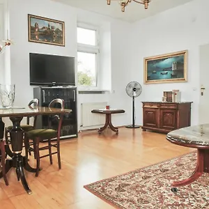 Schoene Altbauwohnung Zentrum Brigittenauer Laende 32 , Vienna Austria